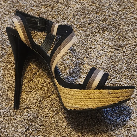 Anne Michelle Platform Heels Sandals - Picture 4 of 7